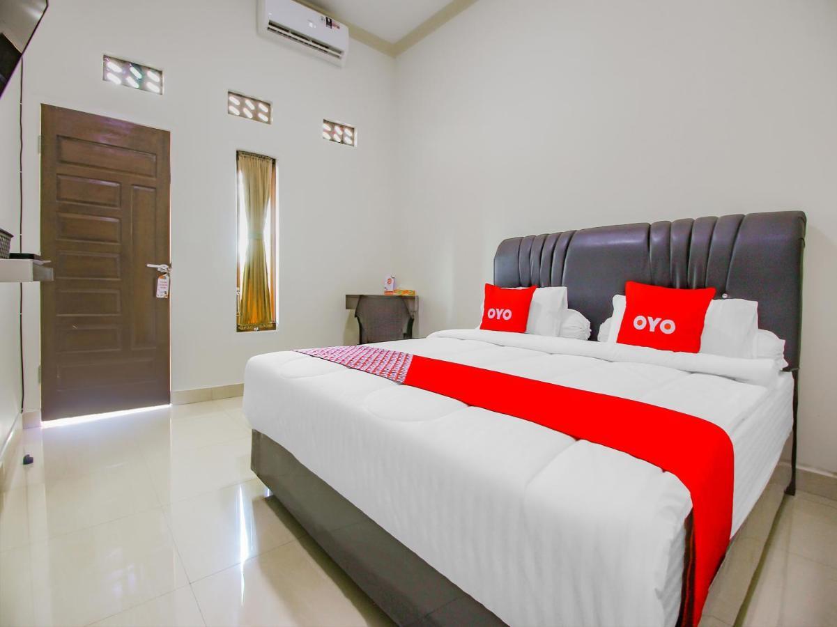 Oyo 90063 Silver Homestay Syariah Perabumulih المظهر الخارجي الصورة