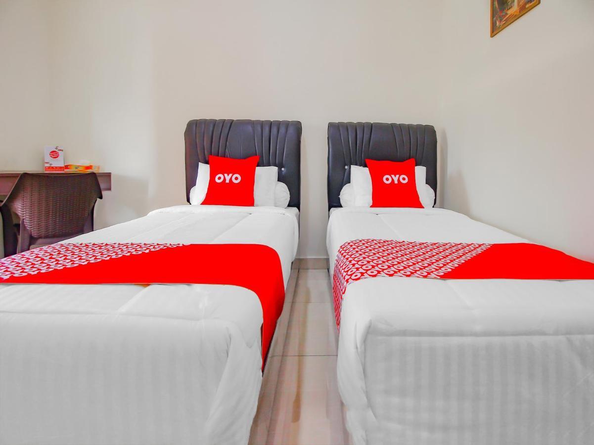 Oyo 90063 Silver Homestay Syariah Perabumulih المظهر الخارجي الصورة