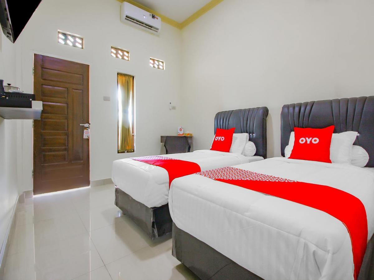 Oyo 90063 Silver Homestay Syariah Perabumulih المظهر الخارجي الصورة