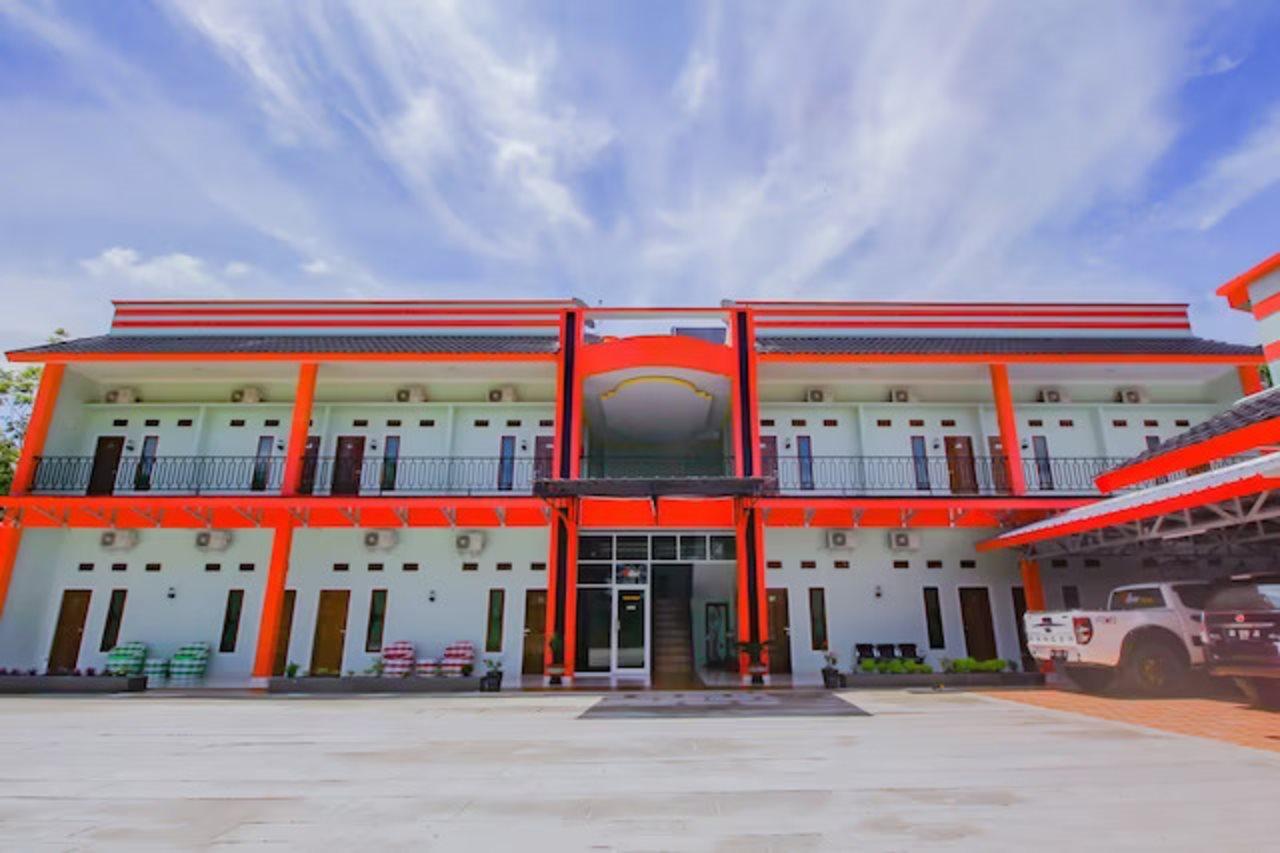 Oyo 90063 Silver Homestay Syariah Perabumulih المظهر الخارجي الصورة