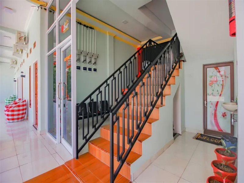 Oyo 90063 Silver Homestay Syariah Perabumulih المظهر الخارجي الصورة